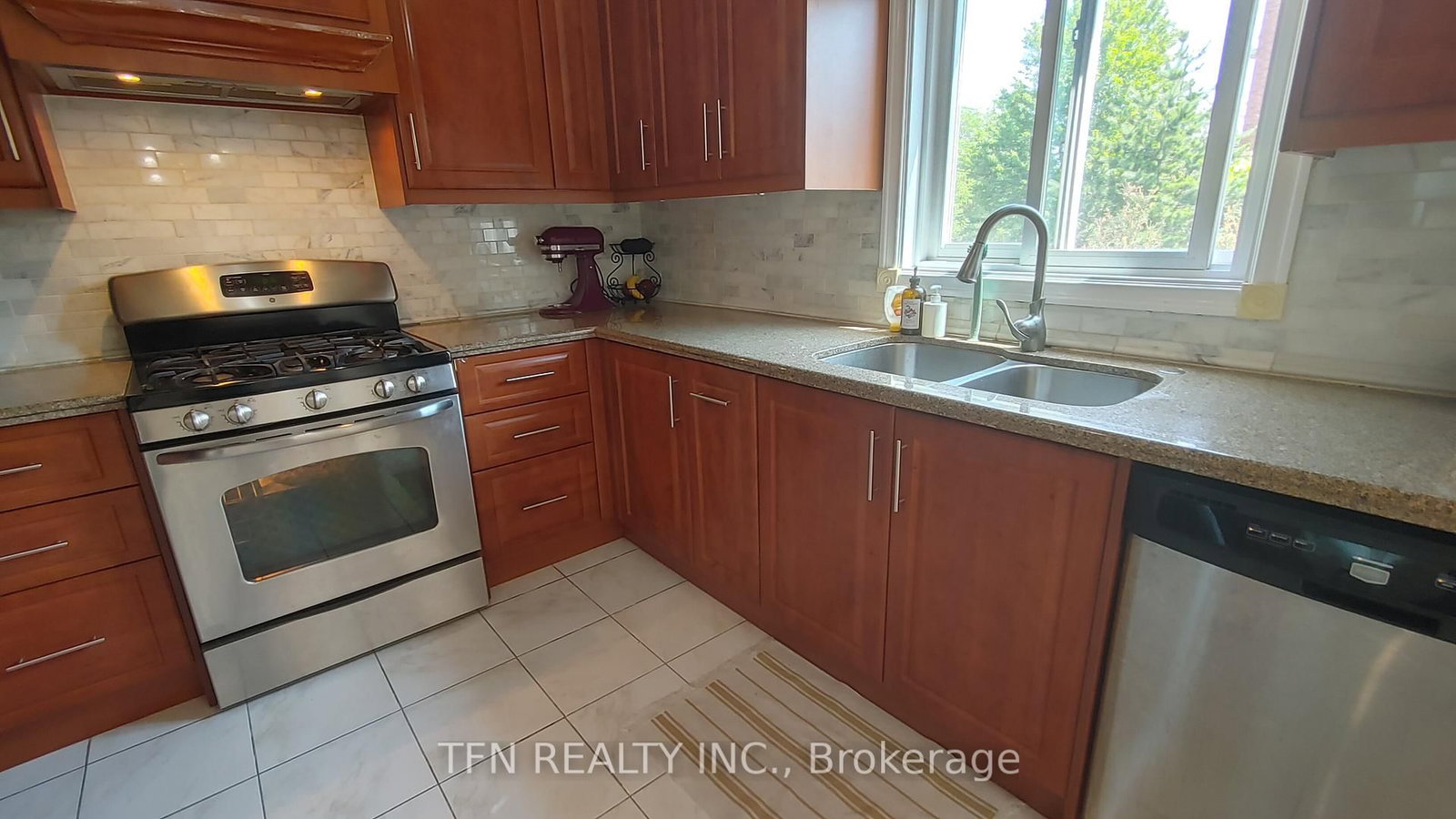 112 Trafalgar Square • Vaughan, ON photo 13