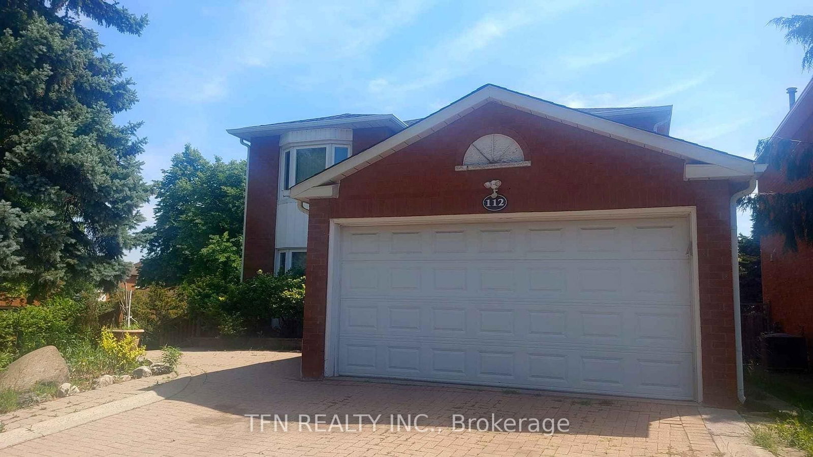112 Trafalgar Square • Vaughan, ON photo 2