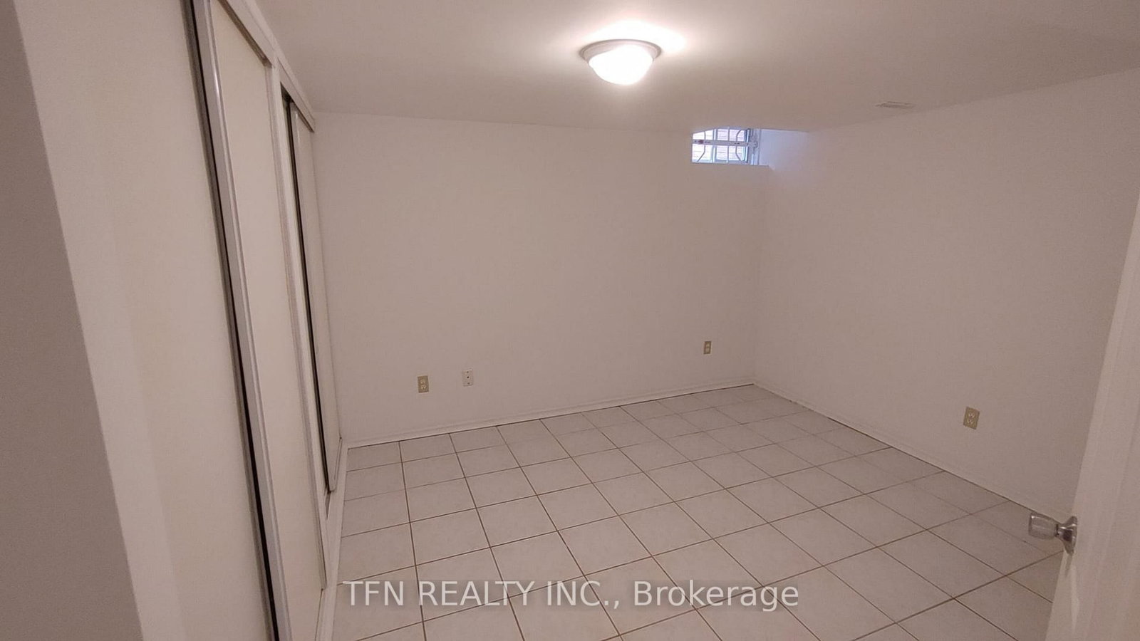 112 Trafalgar Square • Vaughan, ON photo 36