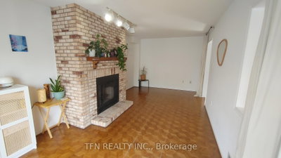 112 Trafalgar Square • Vaughan, ON photo 8