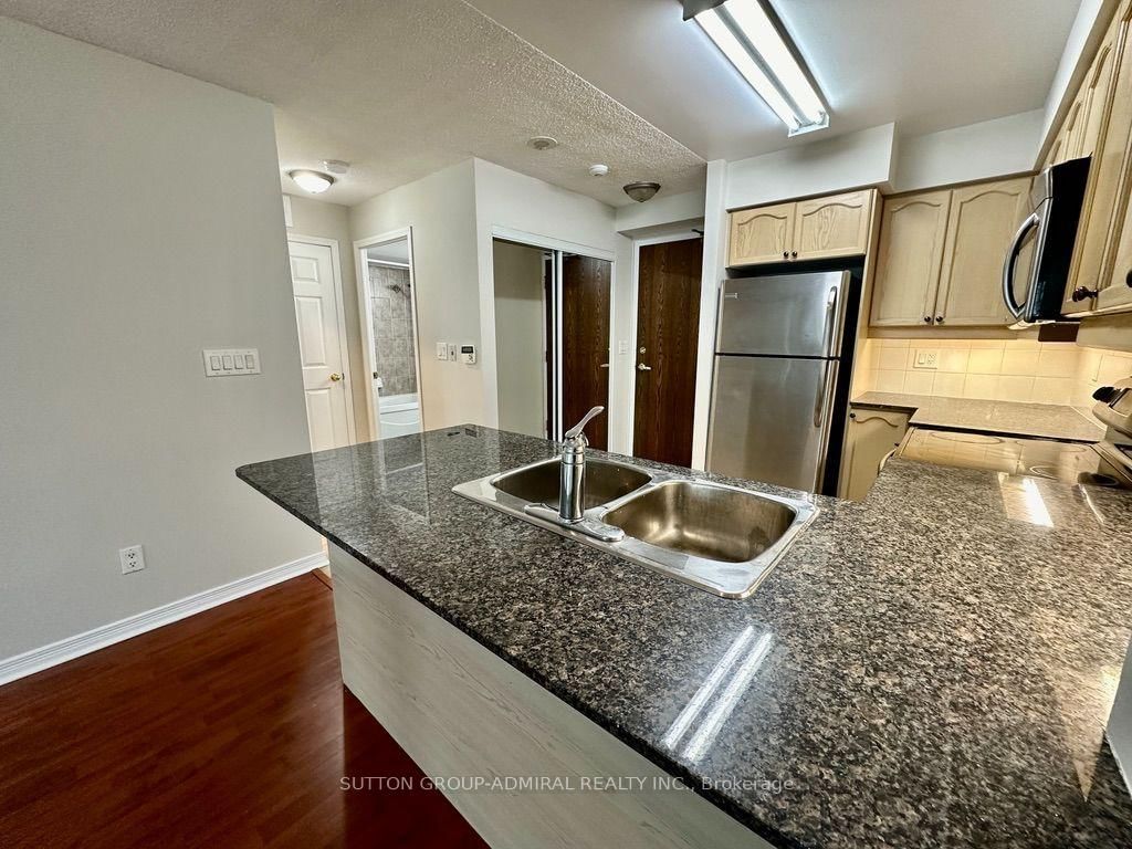 185 Oneida Crescent • #911 • Richmond Hill, ON photo 13