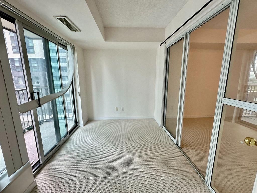 185 Oneida Crescent • #911 • Richmond Hill, ON photo 19