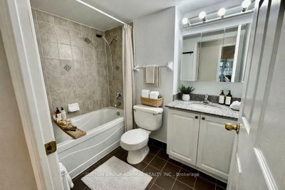 185 Oneida Crescent • #911 • Richmond Hill, ON photo 8