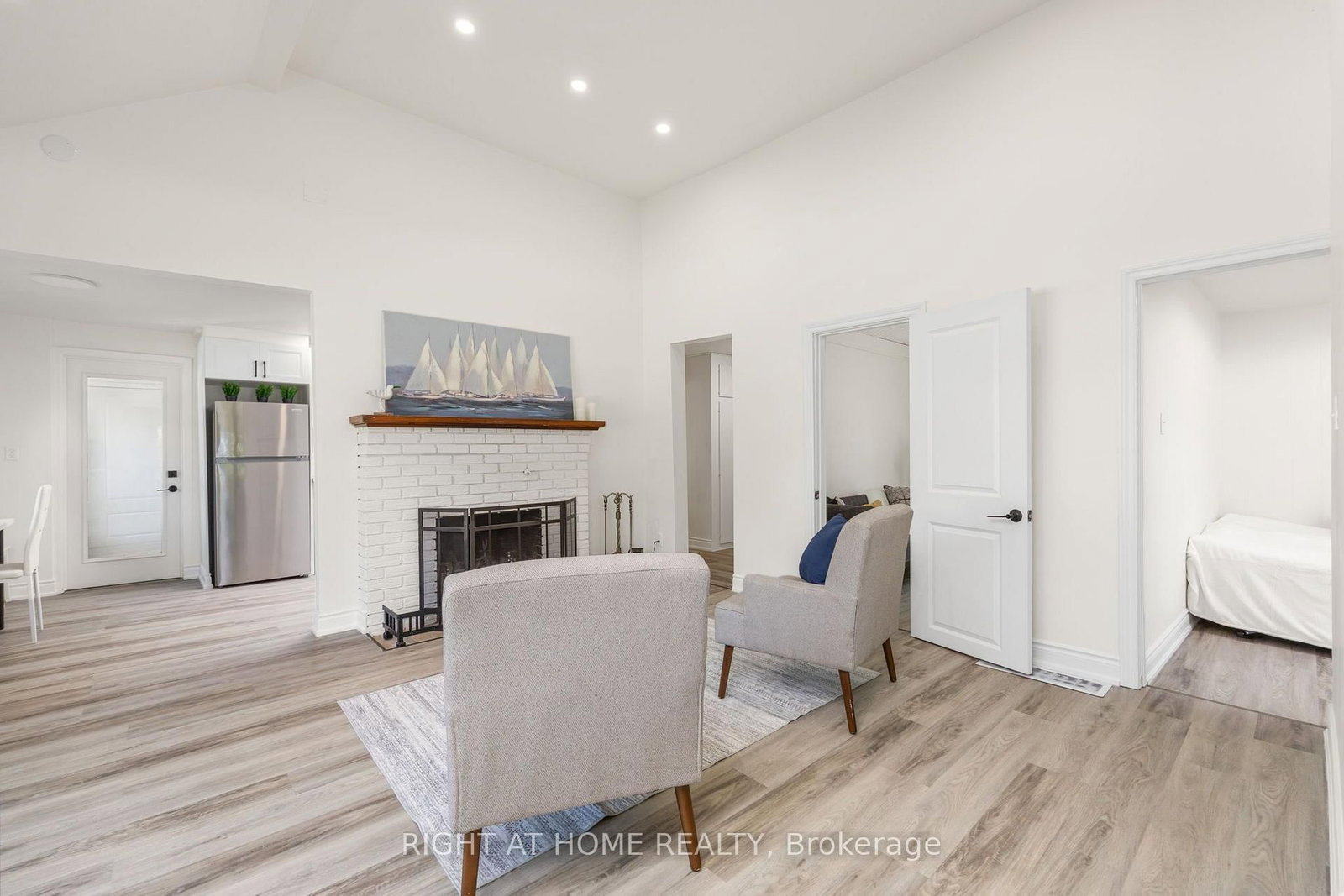 51 Lakeside Drive • Innisfil, ON photo 4