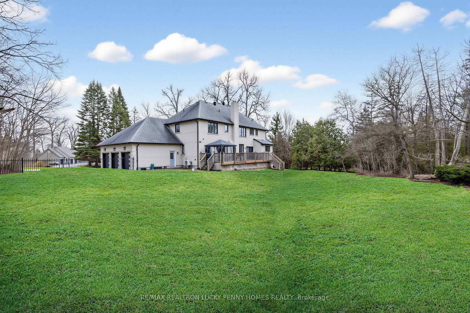 18 Walnut Glen Place • Markham, ON photo 44