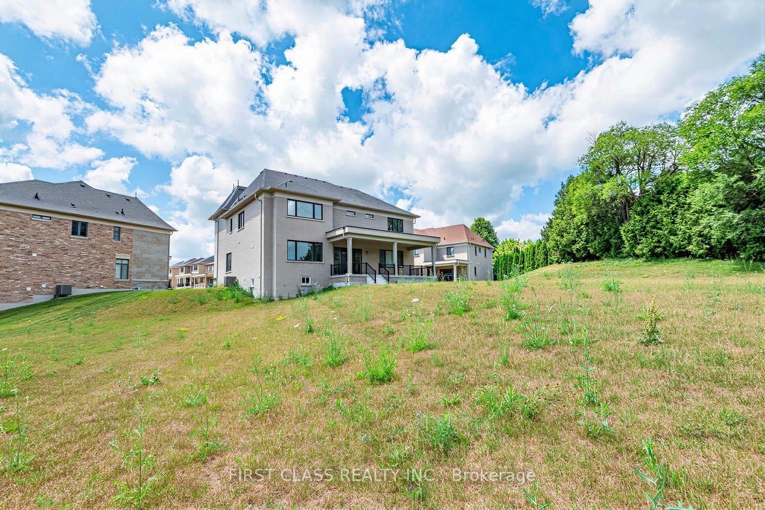 15 Kenneth Campbell Court • Aurora, ON photo 39