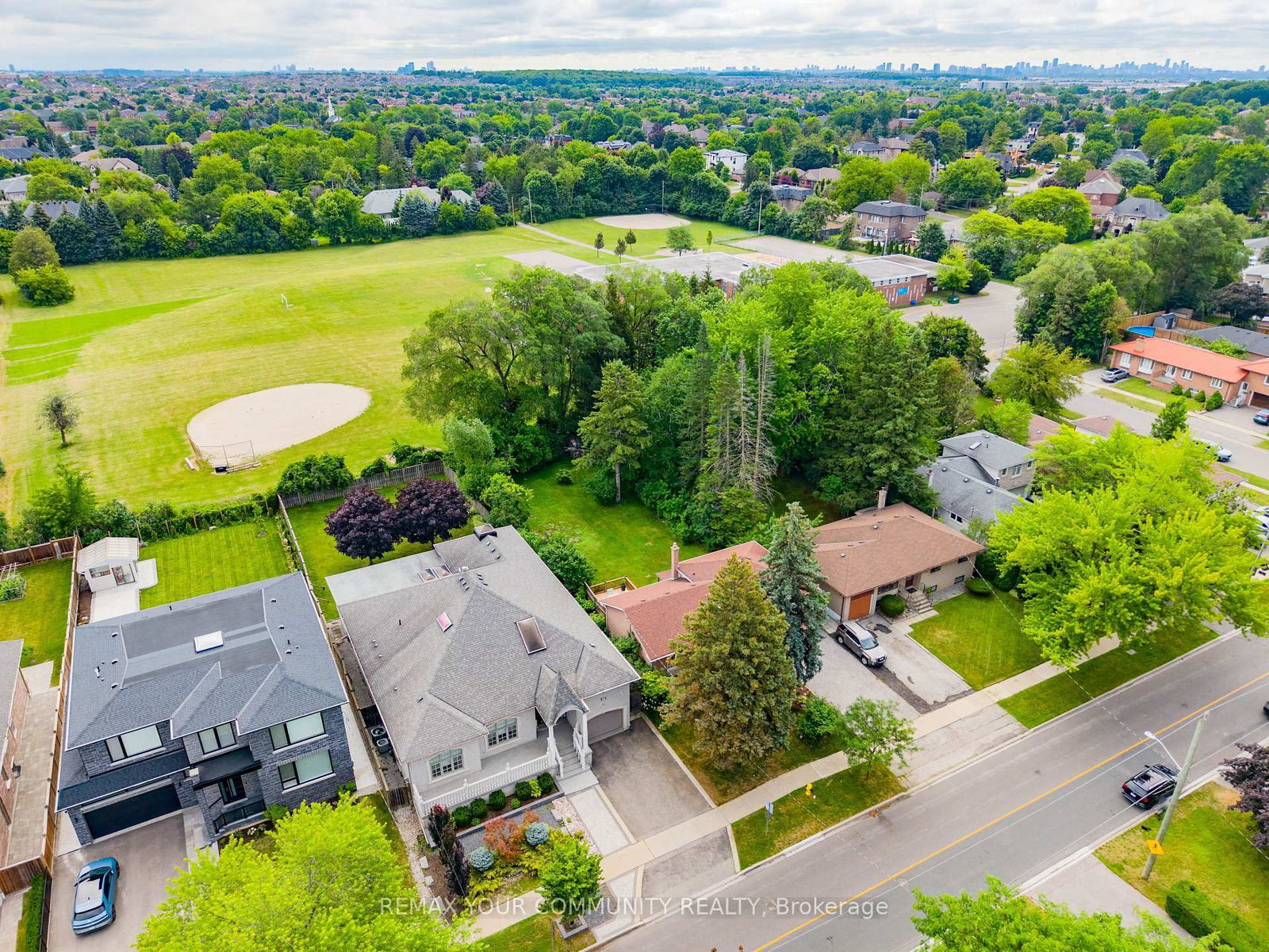 35 Netherford Road • Vaughan, ON photo 4