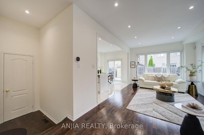 106 Vera Lynn Crescent — photo 5