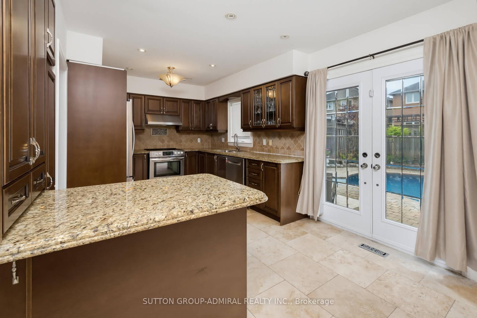 27 Pine Hollow Crescent • Vaughan, ON photo 11