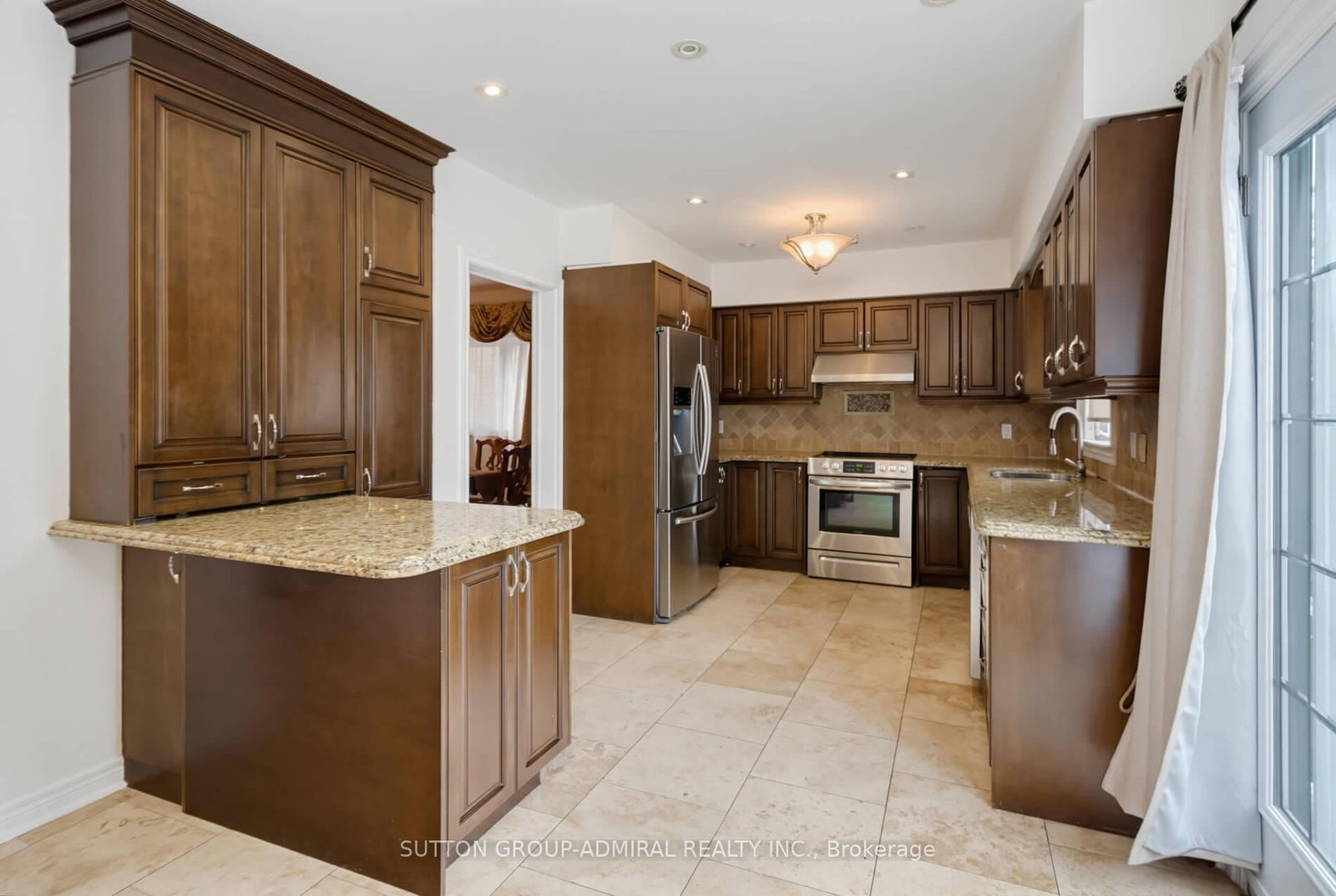 27 Pine Hollow Crescent • Vaughan, ON photo 12