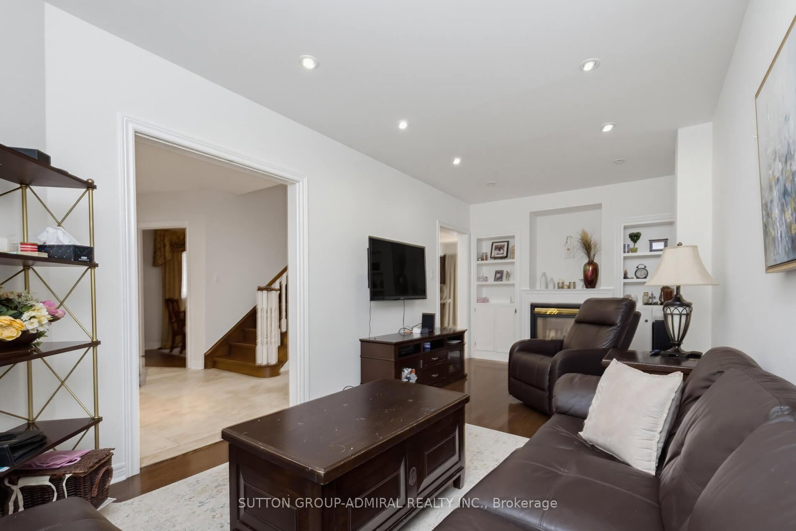 27 Pine Hollow Crescent • Vaughan, ON photo 7