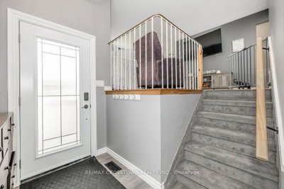 2237 25th Side Road • Innisfil, ON photo 2