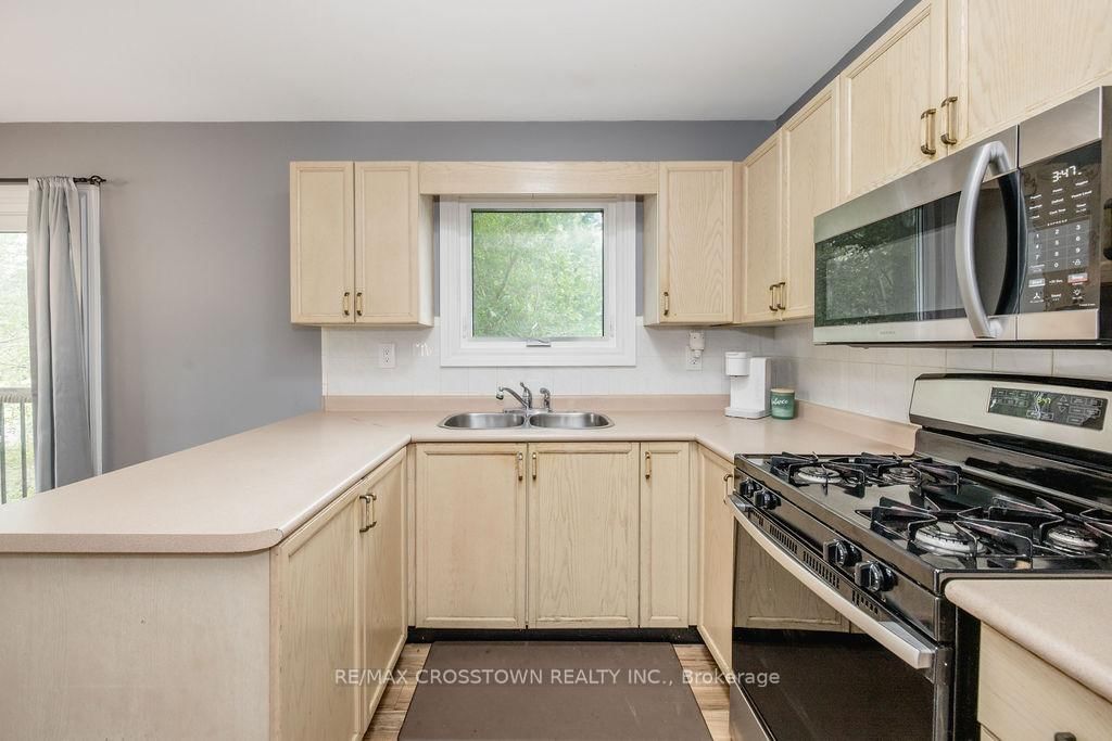2237 25th Side Road • Innisfil, ON photo 9