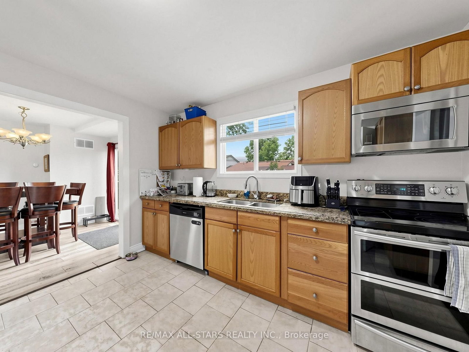 374 Adeline Drive • Georgina, ON photo 4