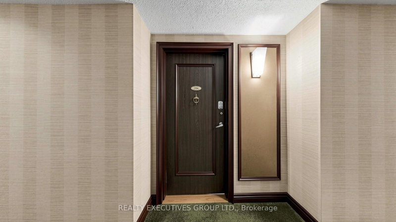 206 - 8111 Yonge Street