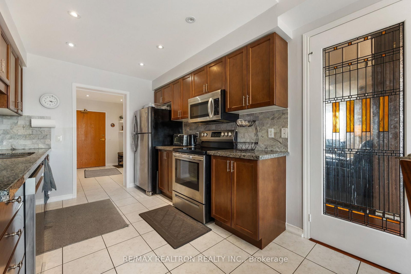 1 Maison Parc Court • #402 • Vaughan, ON photo 10