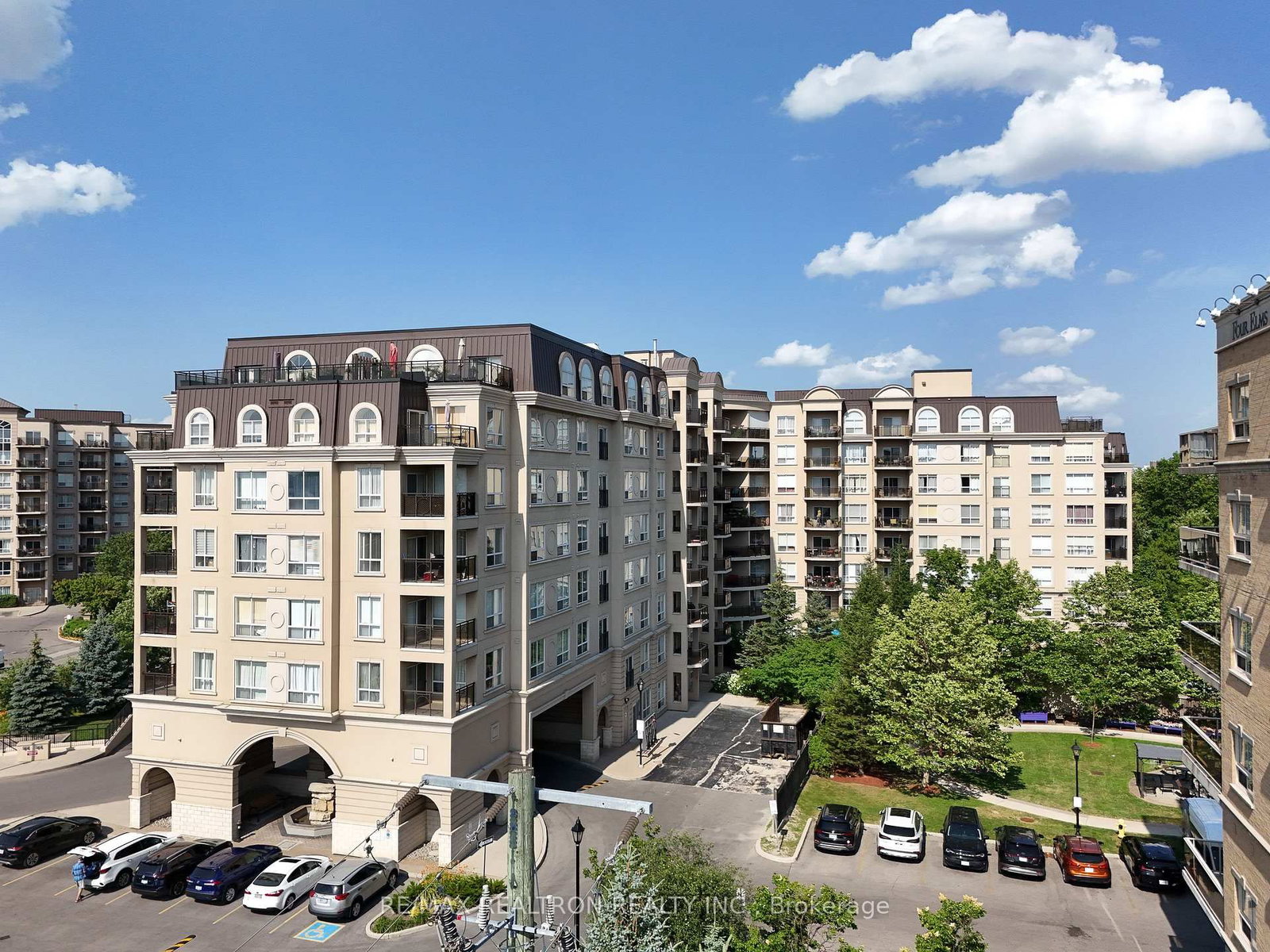 1 Maison Parc Court • #402 • Vaughan, ON photo 3