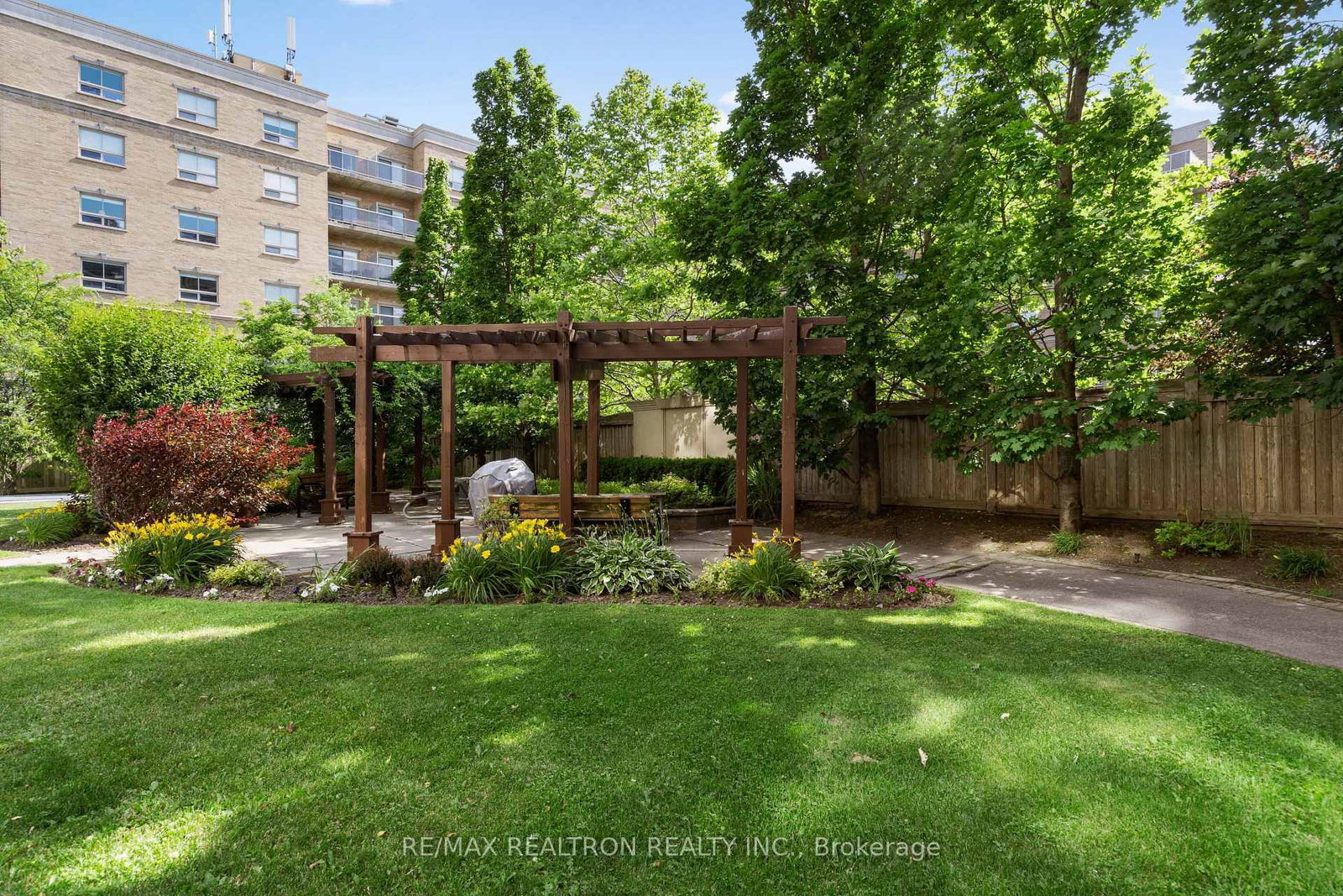 1 Maison Parc Court • #402 • Vaughan, ON photo 30