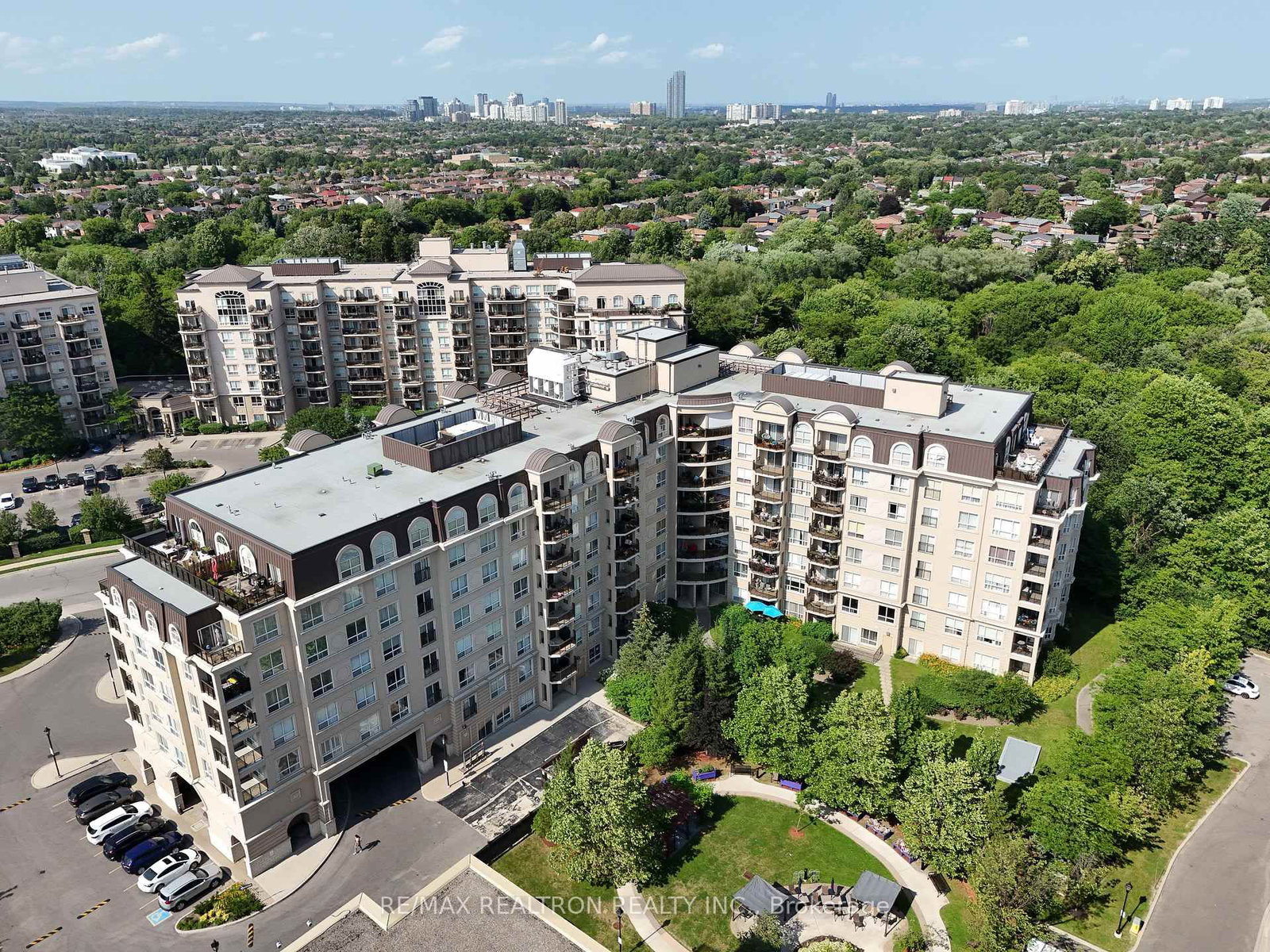 1 Maison Parc Court • #402 • Vaughan, ON photo 31