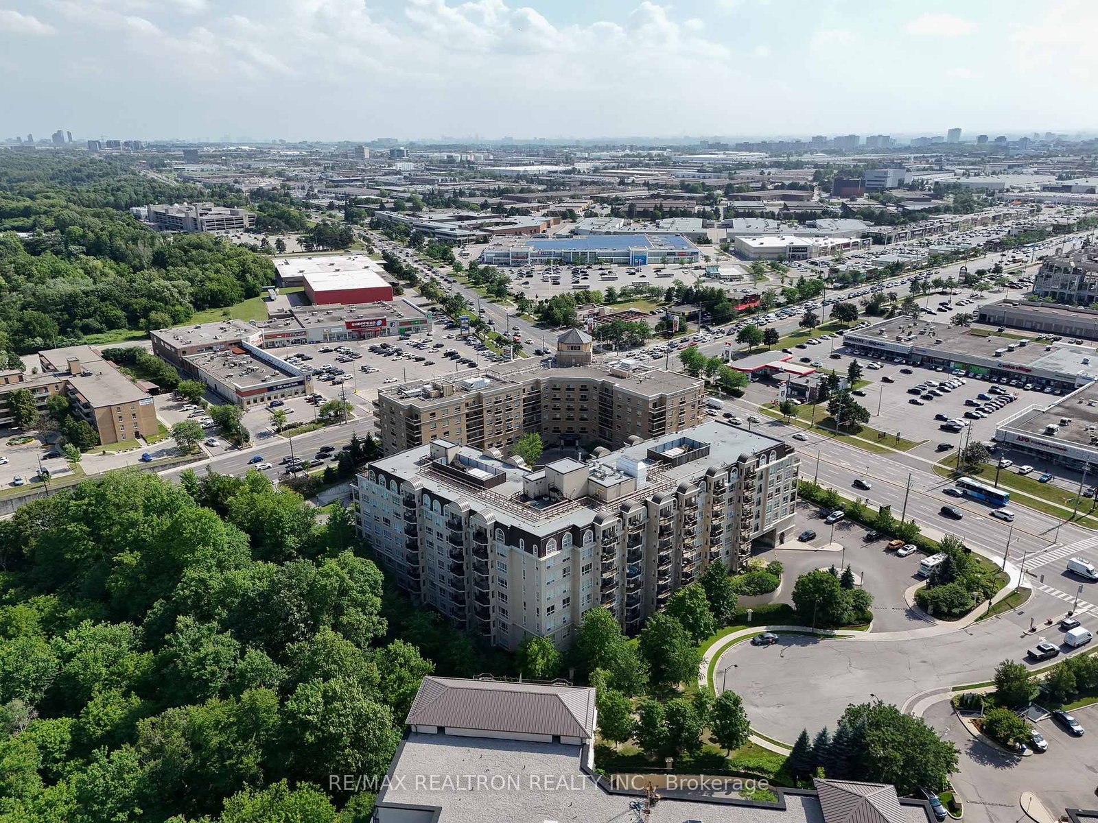1 Maison Parc Court • #402 • Vaughan, ON photo 34