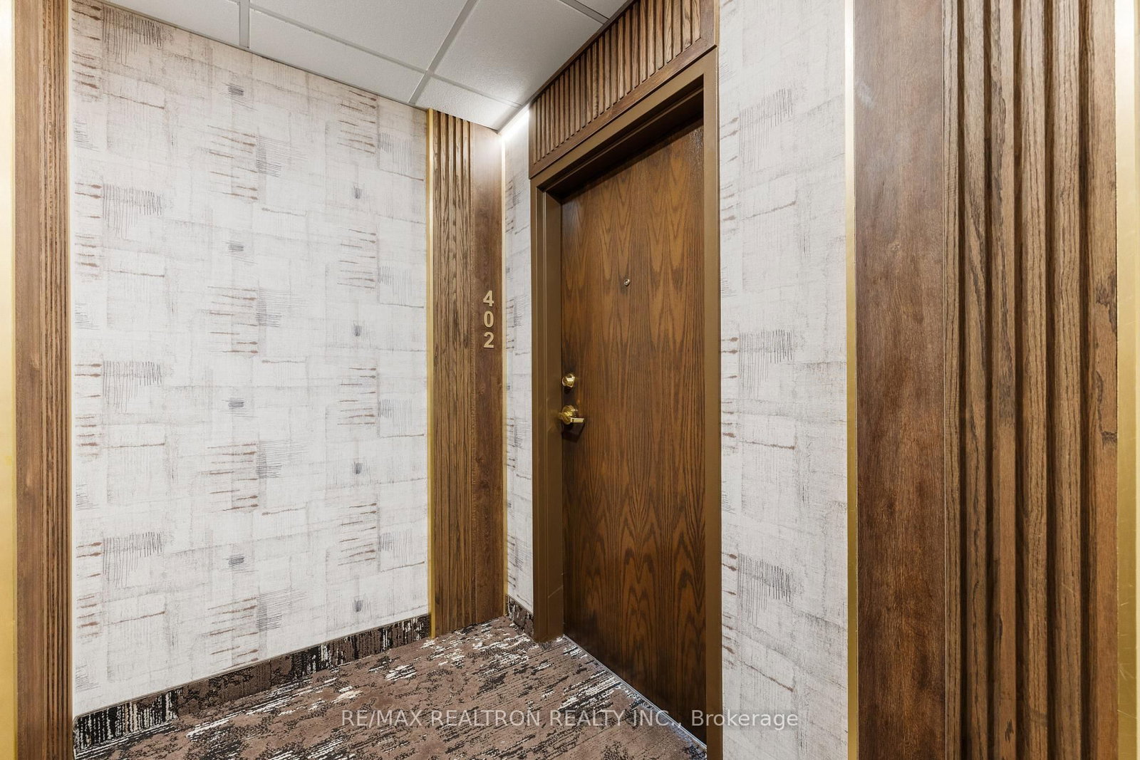 1 Maison Parc Court • #402 • Vaughan, ON photo 5