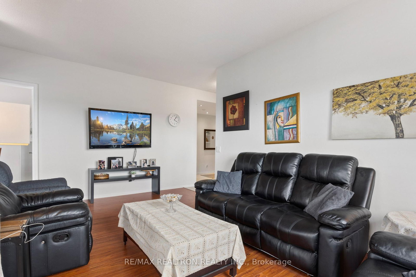 1 Maison Parc Court • #402 • Vaughan, ON photo 8