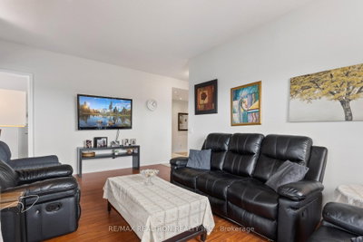 1 Maison Parc Court • #402 • Vaughan, ON photo 8