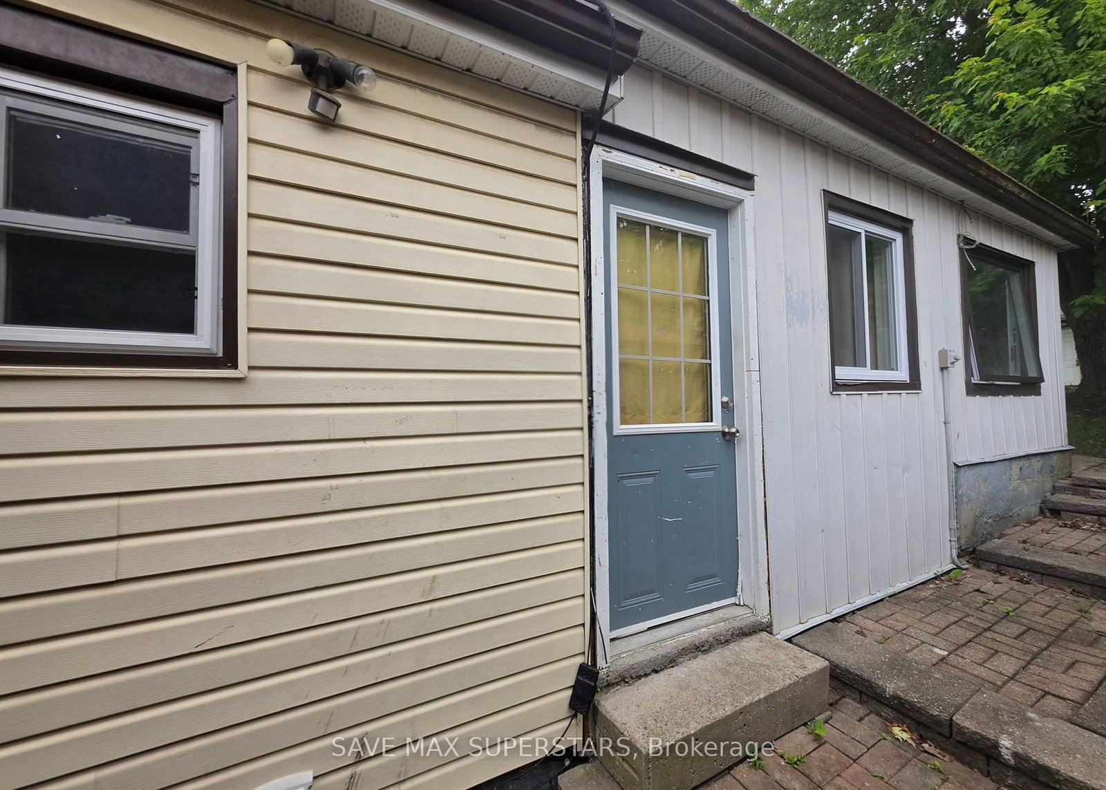 93 John Street E • Bradford West Gwillimbury, ON photo 4