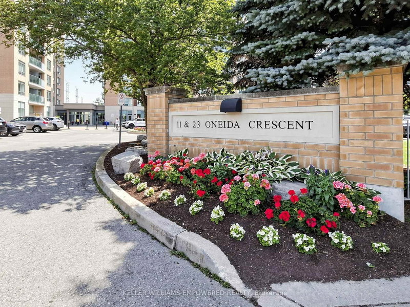 211 - 11 Oneida Crescent