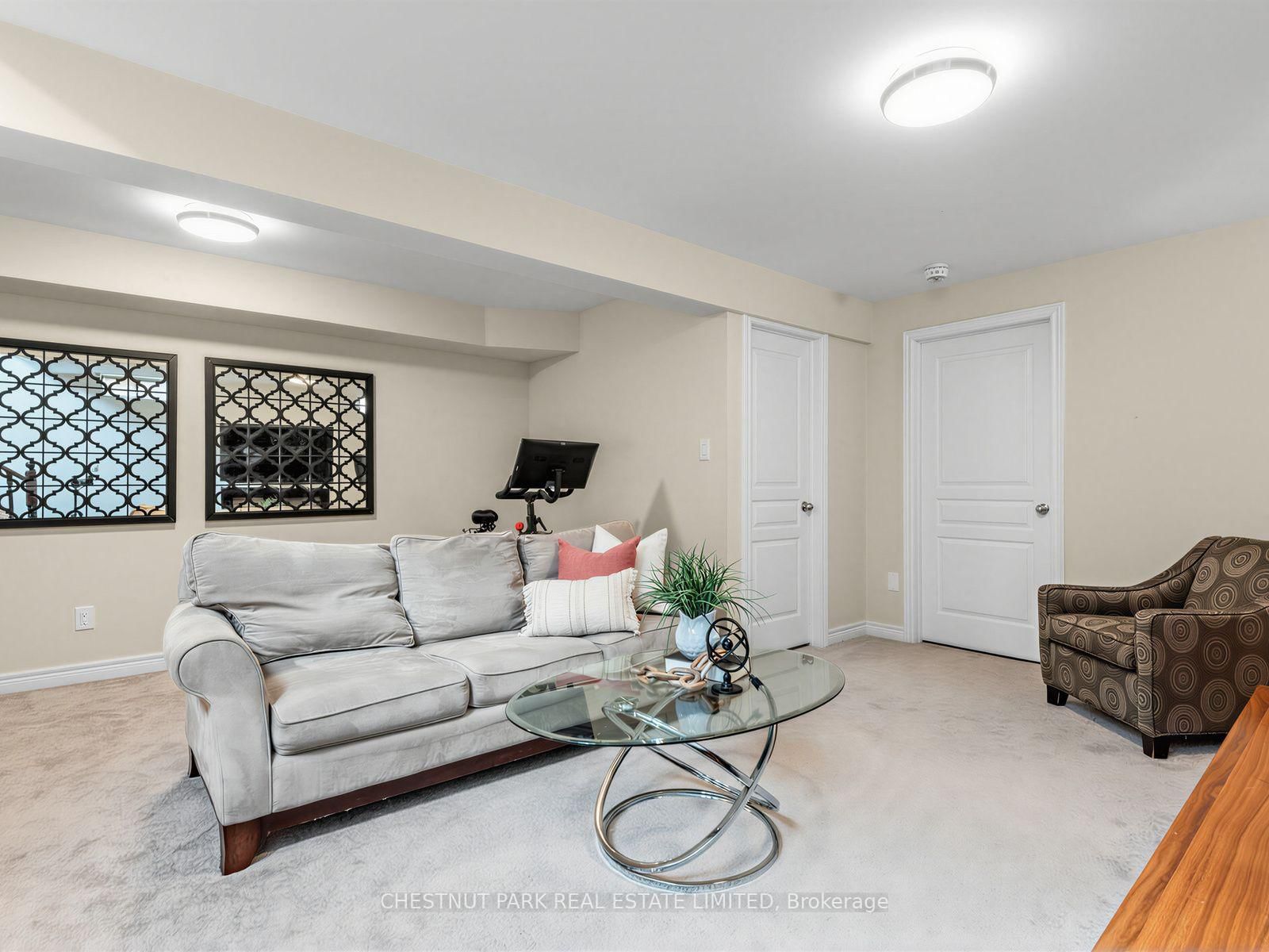 11 Constable Street • Aurora, ON photo 37