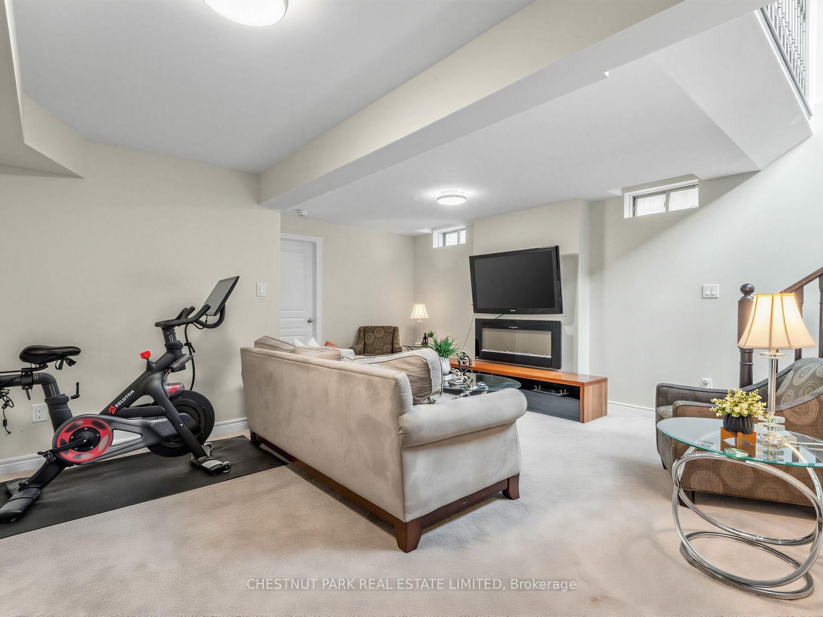 11 Constable Street • Aurora, ON photo 38