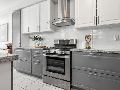 11 Constable Street • Aurora, ON photo 5