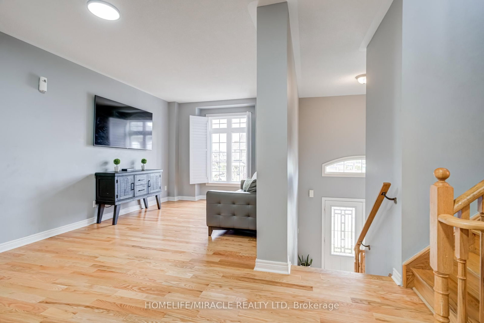 81 Willoughby Way • New Tecumseth, ON photo 4