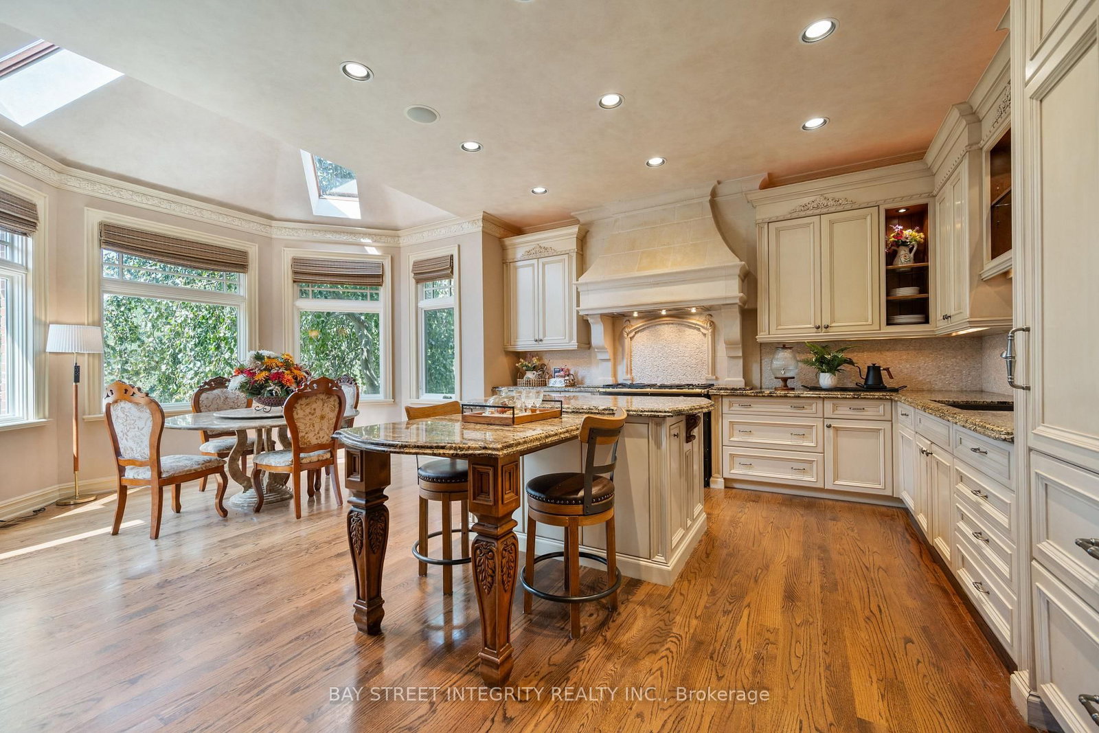 12 Alm Crt, Aurora, view 9