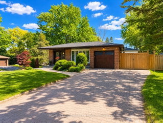 35 Royal Orchard Boulevard