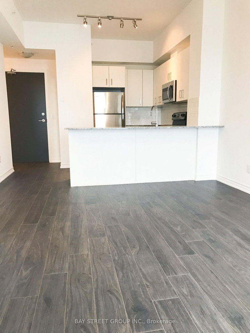512 - 11611 Yonge Street