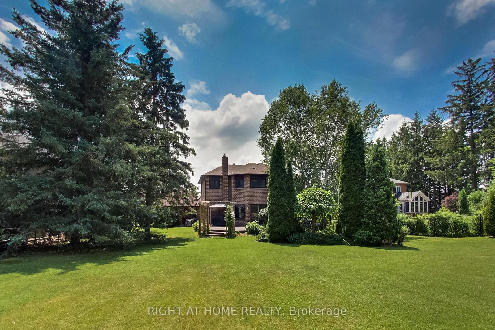 41 Bloomfield Trail • Richmond Hill, ON photo 10