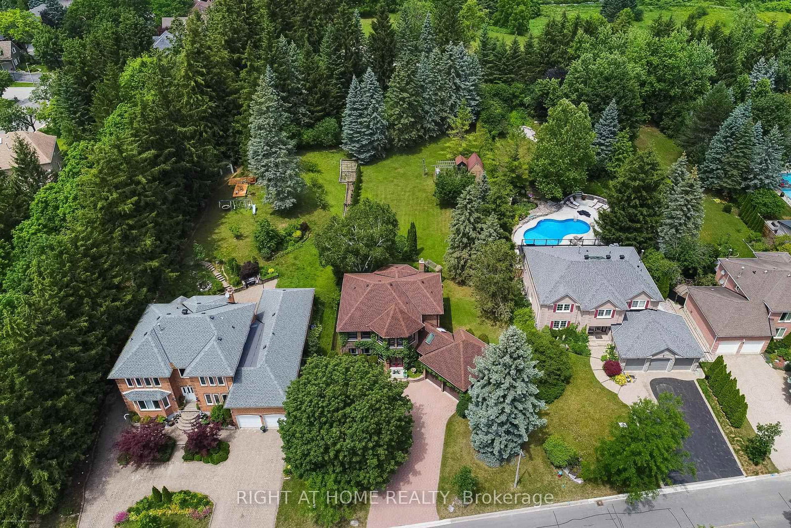 41 Bloomfield Trail • Richmond Hill, ON photo 14