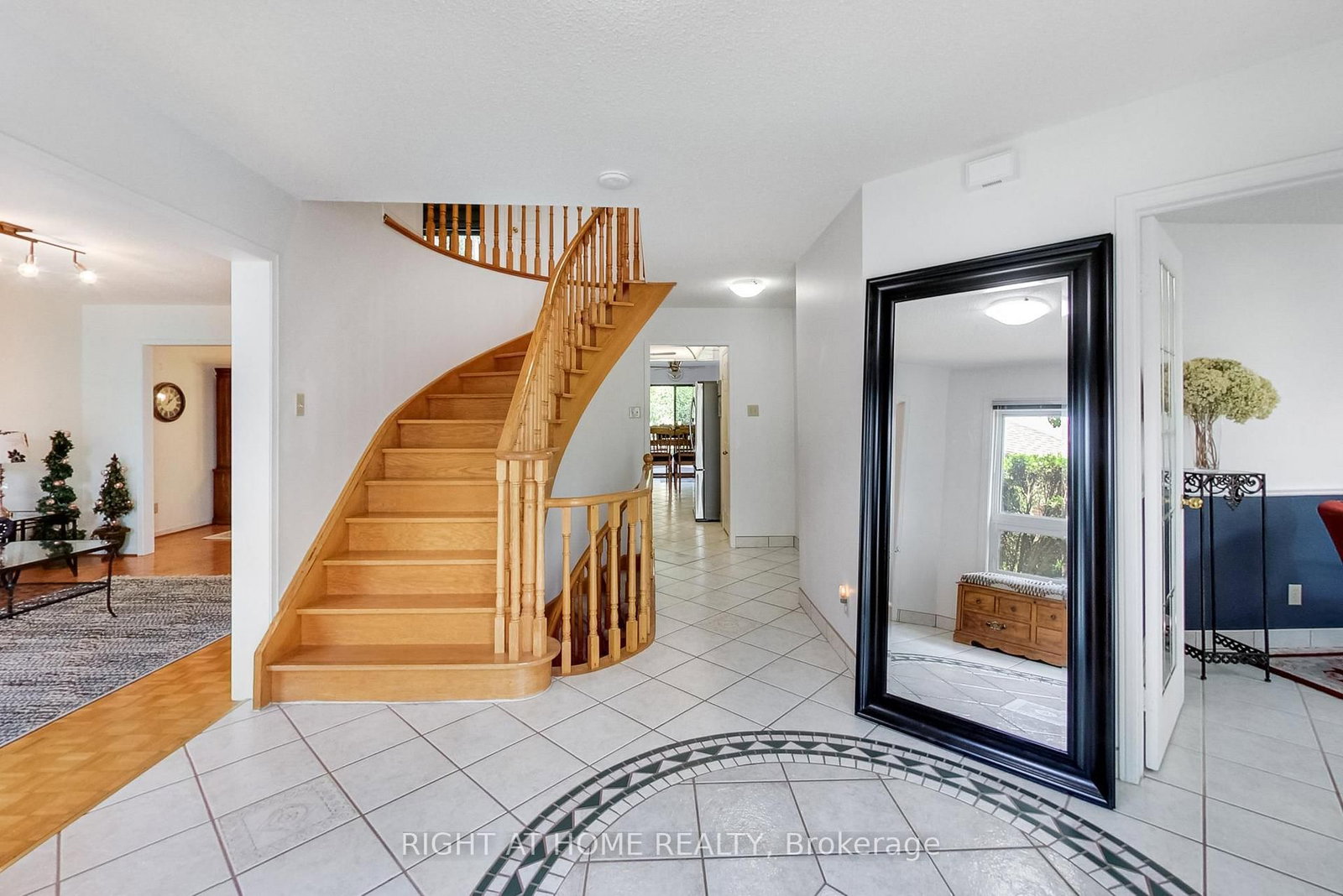 41 Bloomfield Trail • Richmond Hill, ON photo 31