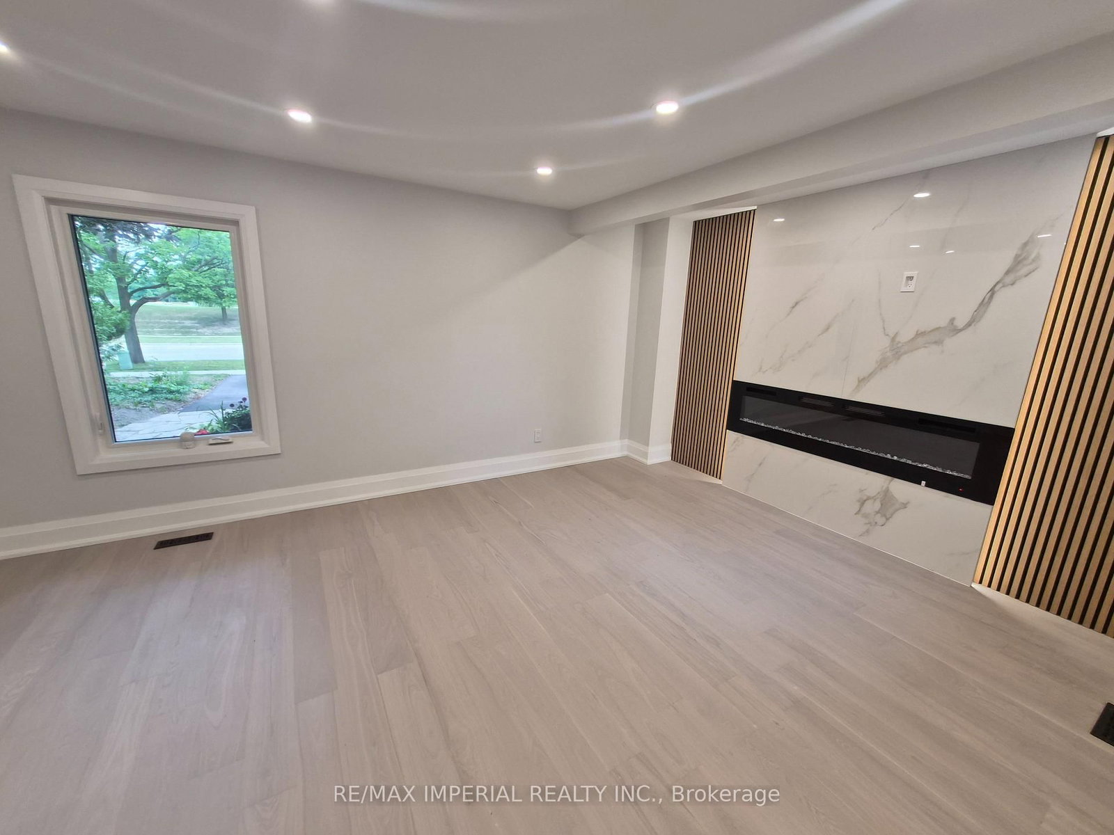 191 Avenue Road • Richmond Hill, ON photo 9