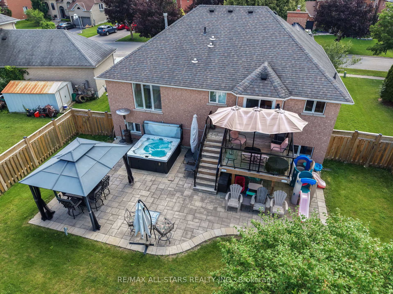 29 Fourth Avenue N • Uxbridge, ON photo 2