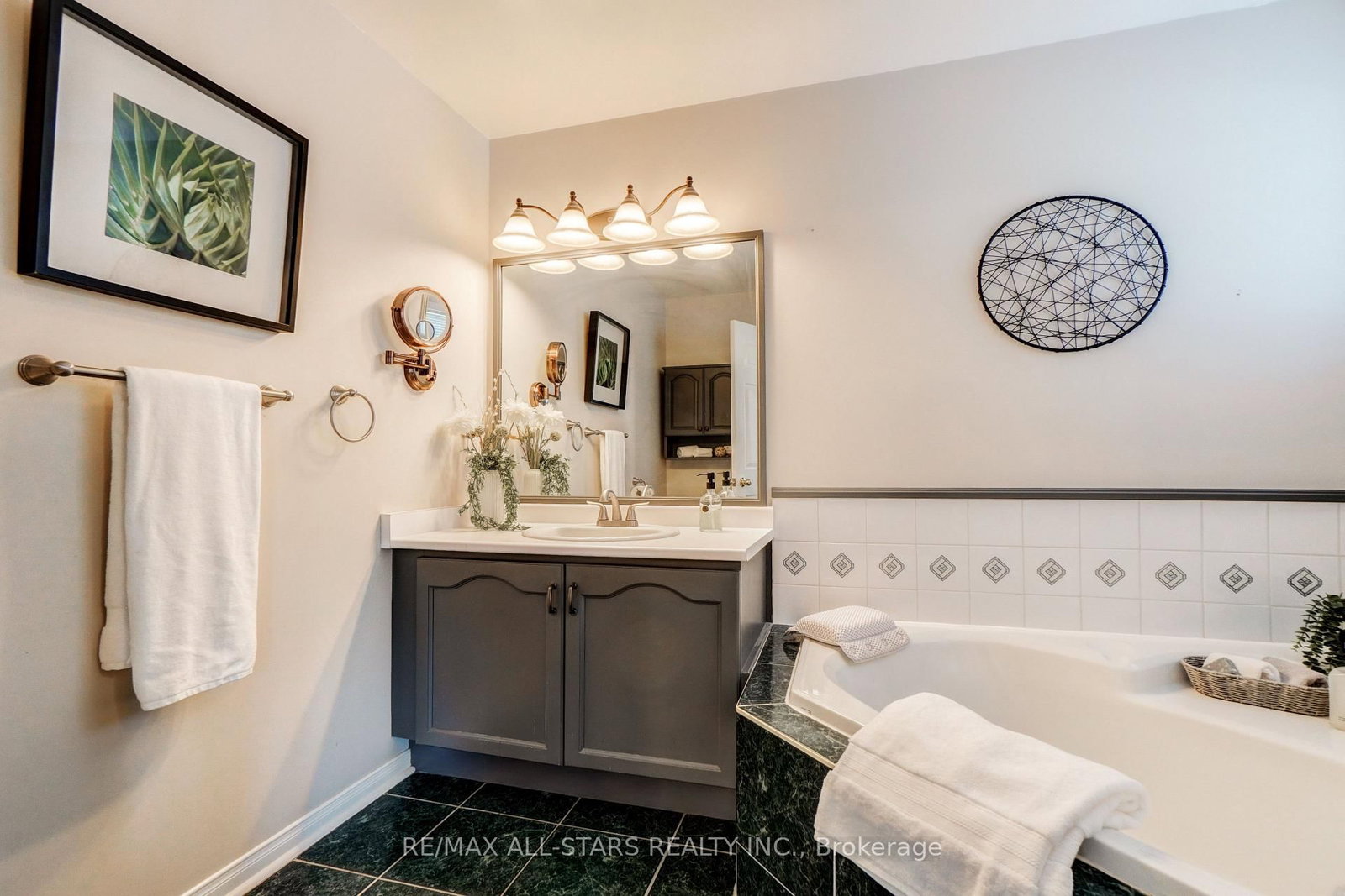 29 Fourth Avenue N • Uxbridge, ON photo 20