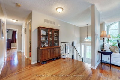 29 Fourth Avenue N • Uxbridge, ON photo 4