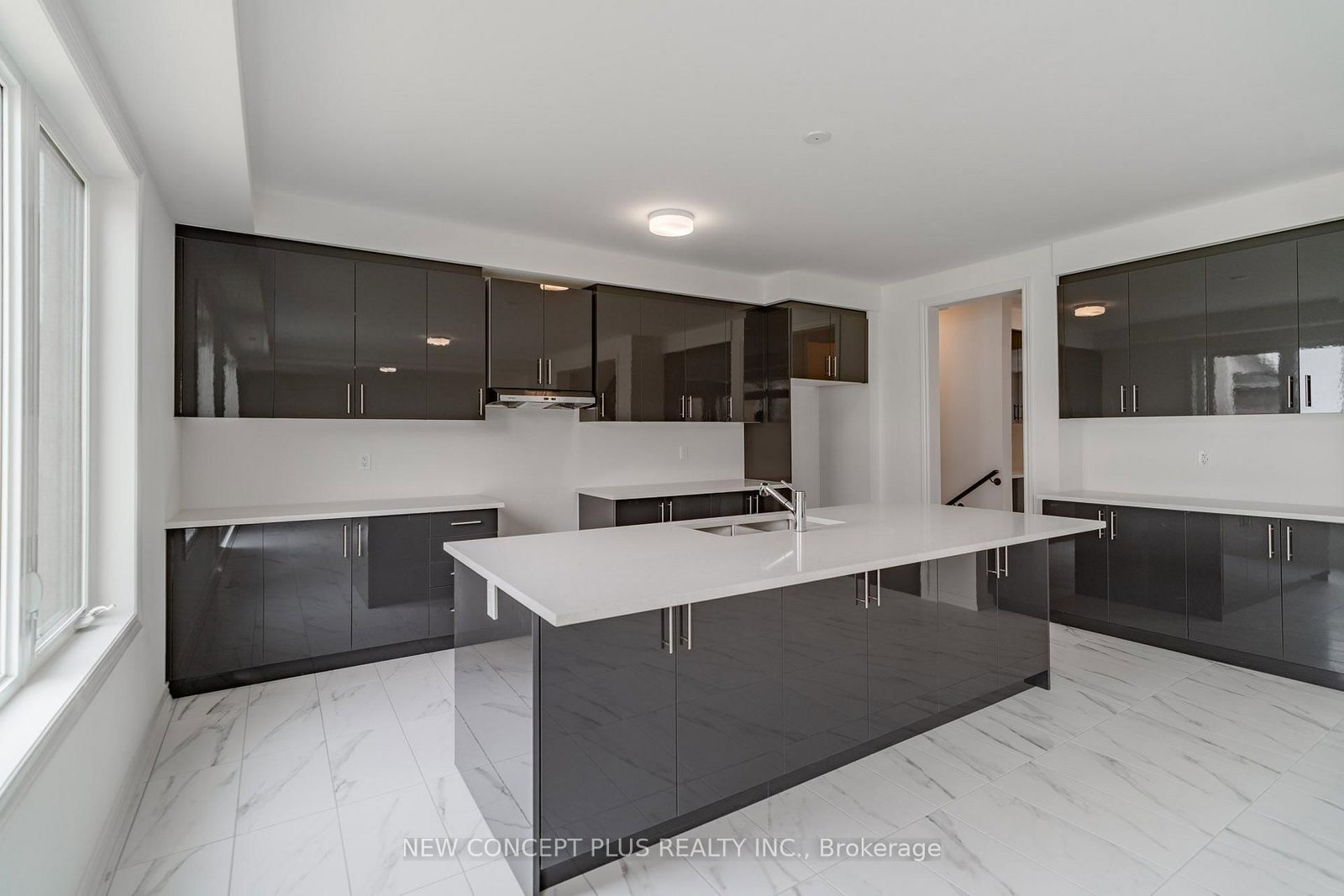 22 Twinleaf Crescent E • Adjala-Tosorontio, ON photo 4