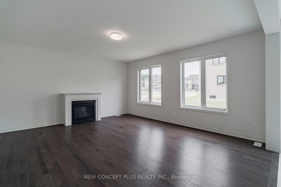 22 Twinleaf Crescent E — photo 5