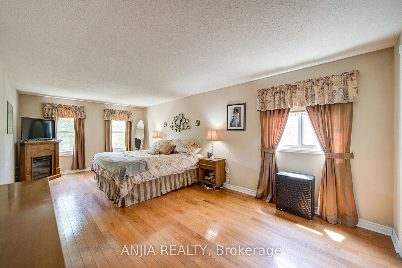 54 Meyer Circle • Markham, ON photo 16