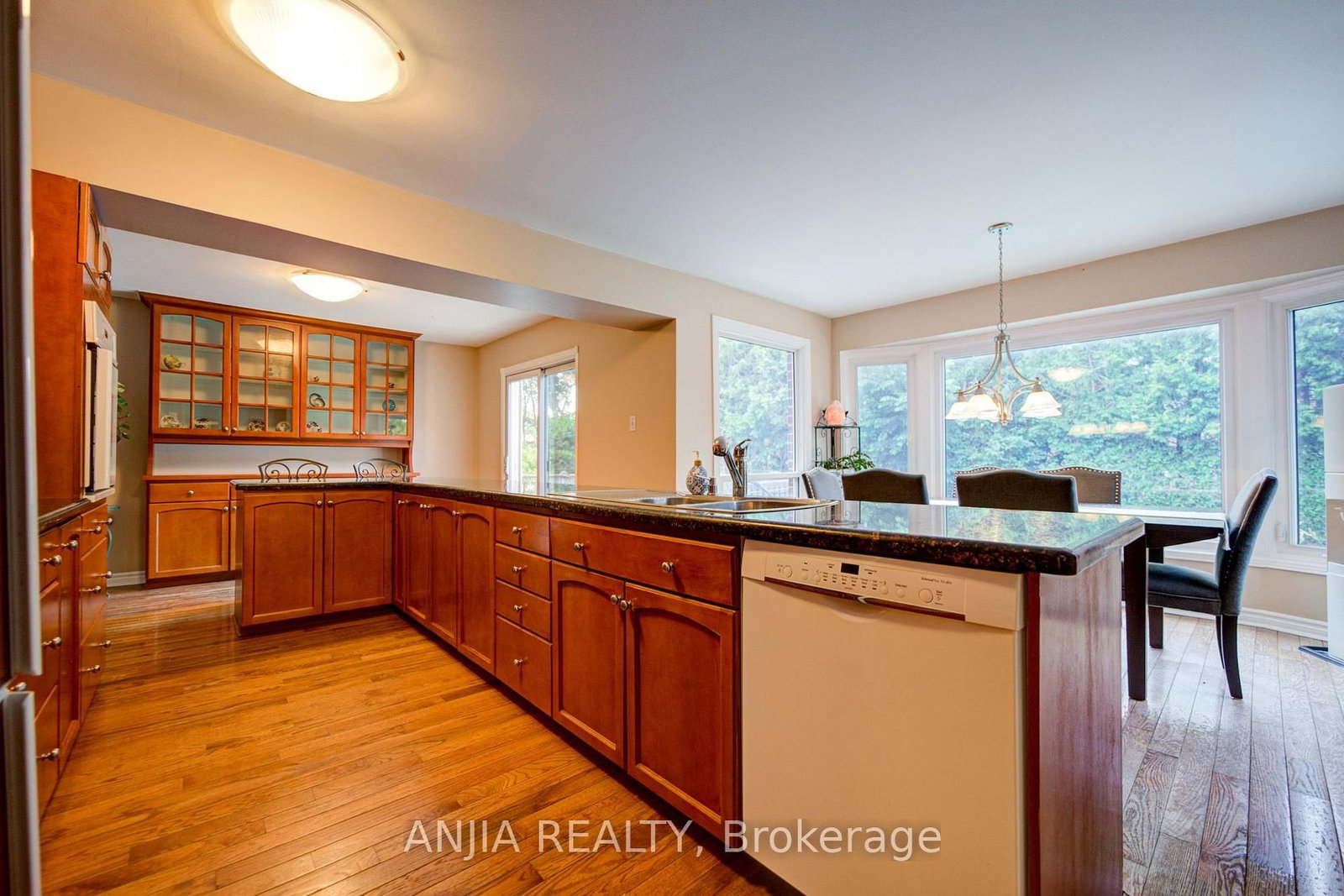 54 Meyer Circle • Markham, ON photo 9