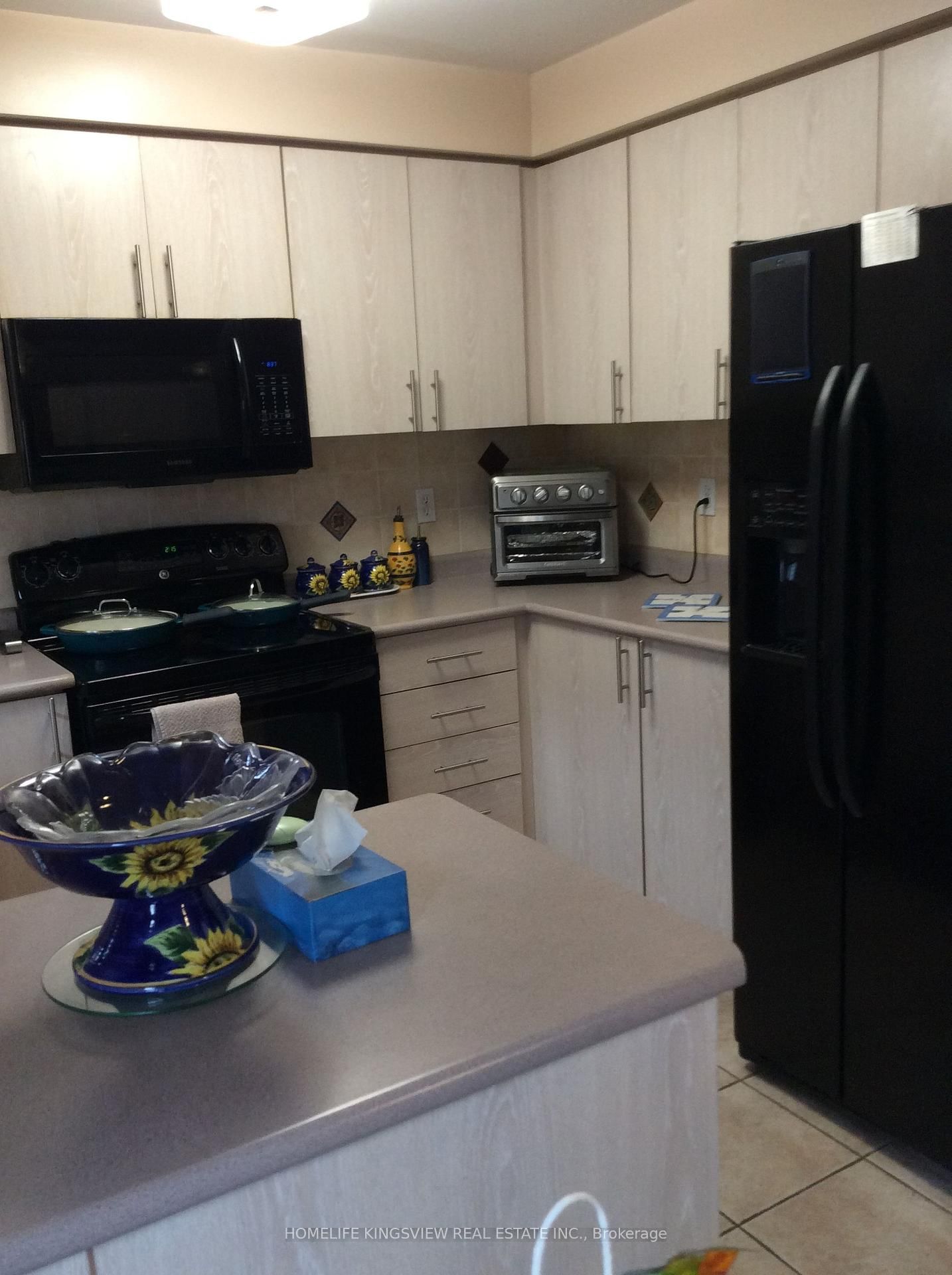 30 Condotti Drive • Vaughan, ON photo 7