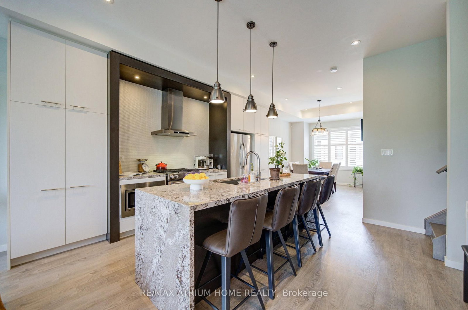 20 W Genuine Lane • Richmond Hill, ON photo 8