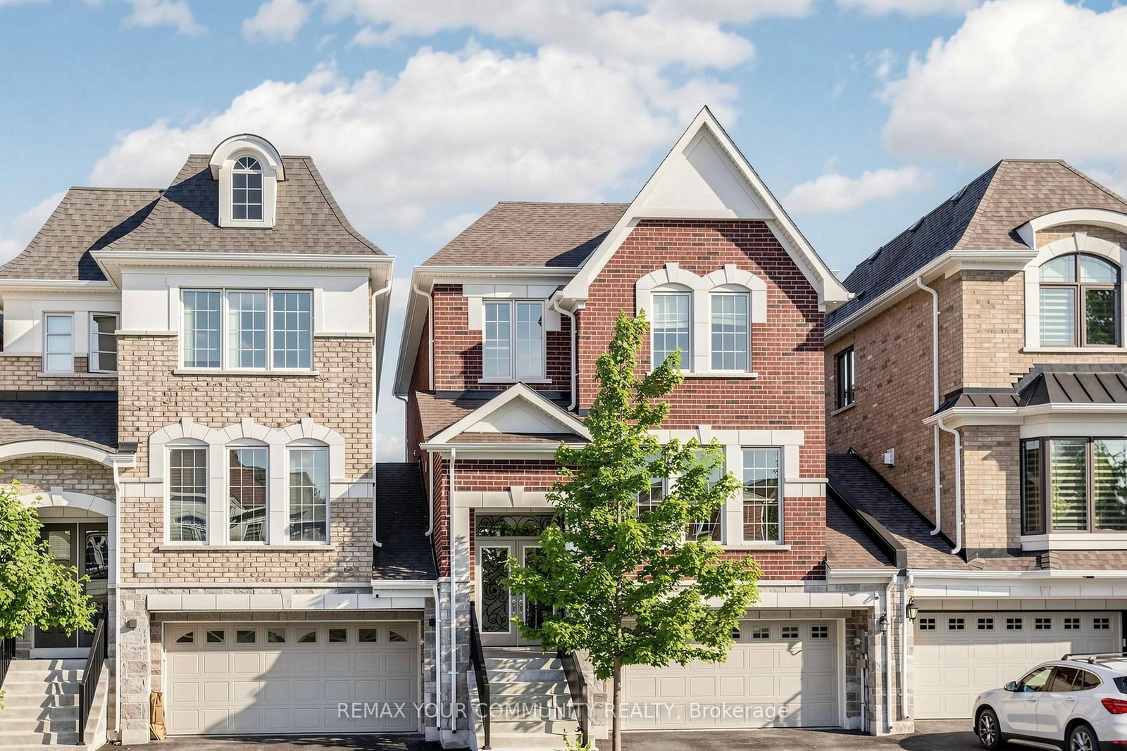 21 Princess Charlotte Avenue • Whitchurch-Stouffville, ON photo 3